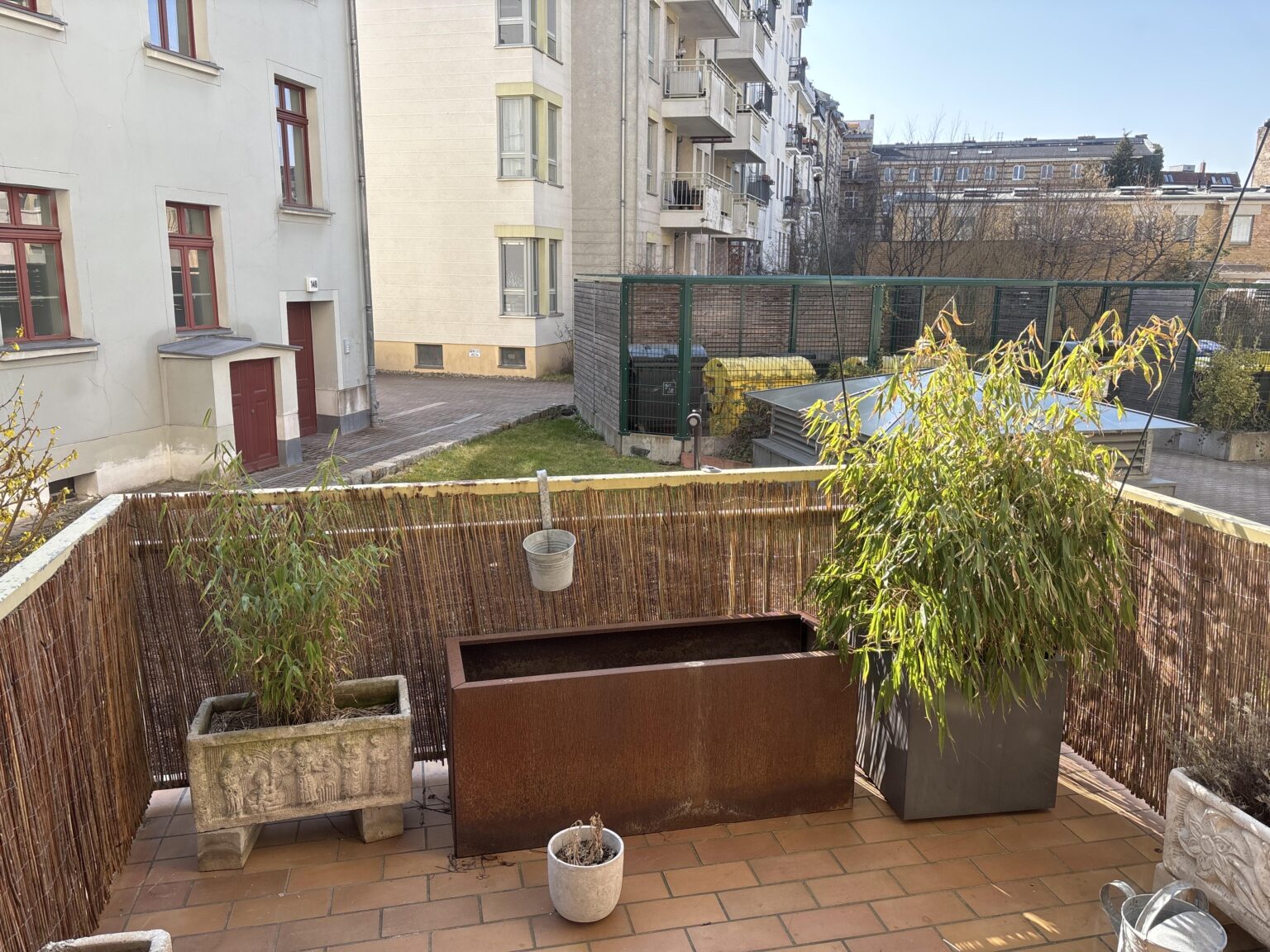 Ideen für Sichtschutz auf der Terrasse? Ideen für Sichtschutz auf der Terrasse?