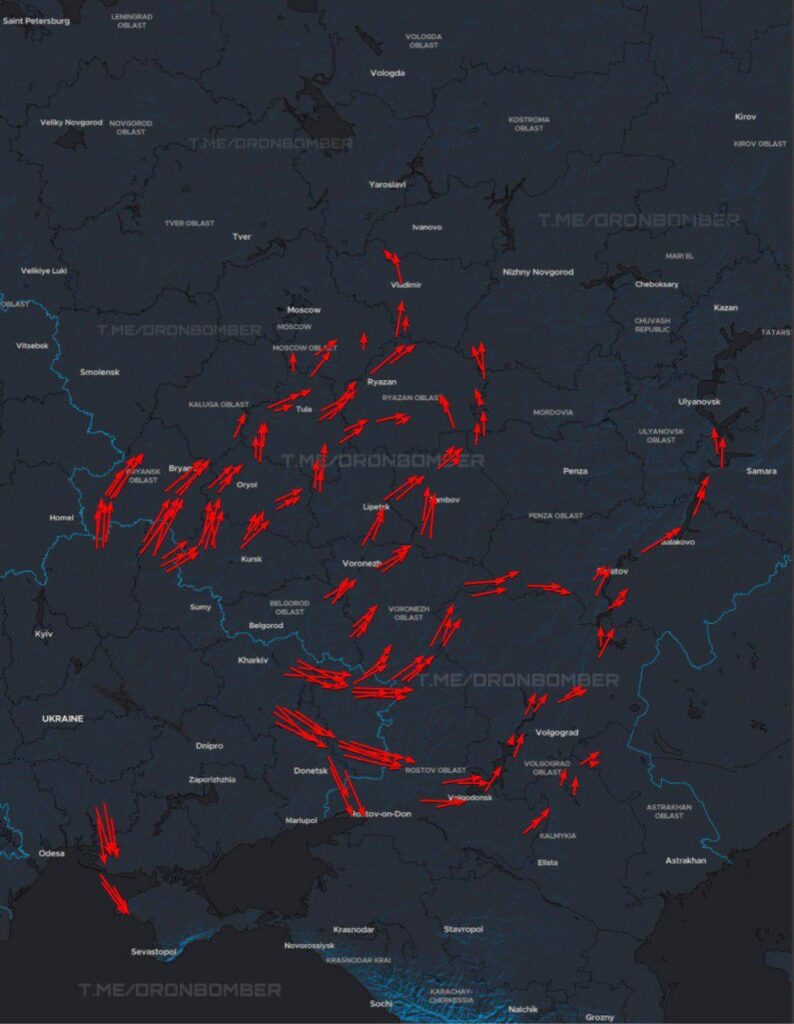 Ungefähre Flugrouten ukrainischer Drohnen, die heute Abend russische Ziele angreifen