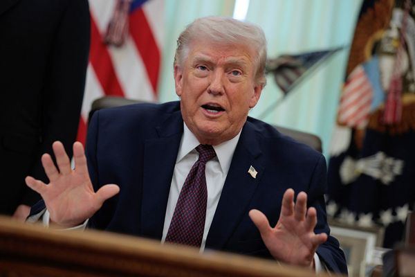 Trump sagt, die USA könnten die Straße von Hormus öffnen und das Öl in kurzer Zeit an sich reißen