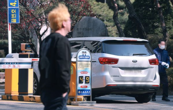 Die Regierung wird das Fahrzeugrotationssystem des öffentlichen Sektors nicht auf ein Ungerade-Gerade-System verschärfen 