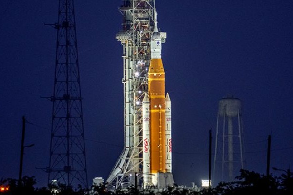 Artemis-II-Programm startet für historische bemannte Mondmission in einem halben Jahrhundert