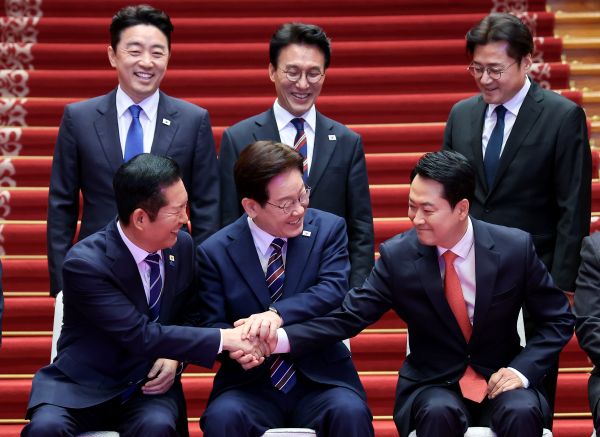 Lee verteidigt Ölhilfsgeldplan gegen „Populismus“-Kritik