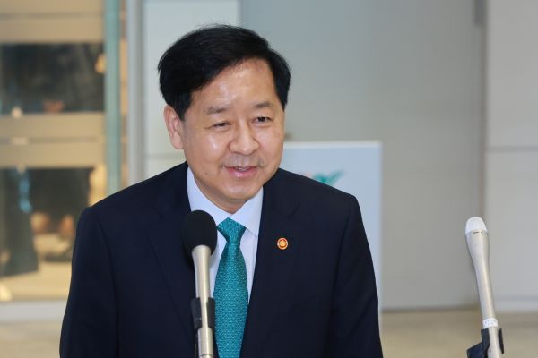 Finanzminister besucht die USA für ein Investor-Relations-Seminar und G20- und G7-Treffen