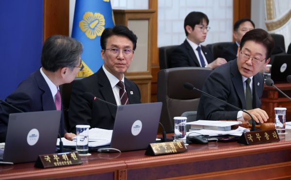 Außenminister verspricht, Gesandte zur Behebung von Versorgungsstörungen zu entsenden