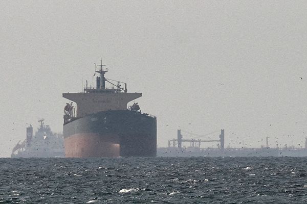 Der iranische Parlamentspräsident protestiert gegen die fortgesetzte US-Seeblockade