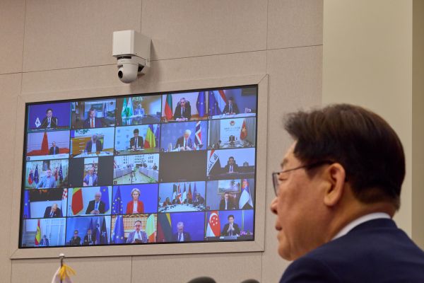 Lee verspricht Beiträge zur Wiedereröffnung der Straße von Hormus