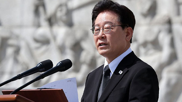 Lee betont bei der Zeremonie am 19. April Wachsamkeit zum Schutz der Demokratie