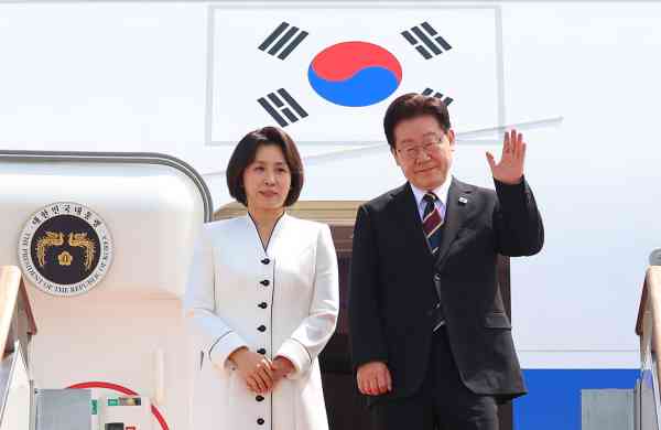 Lee reist zu Staatsbesuchen nach Indien und Vietnam