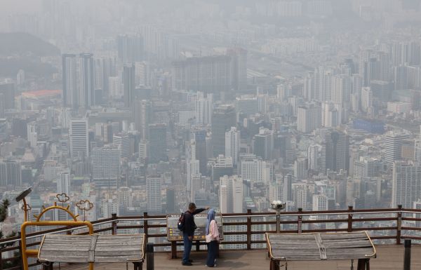 Kalter Morgen erwartet Dienstag; Feiner Staub bleibt dick