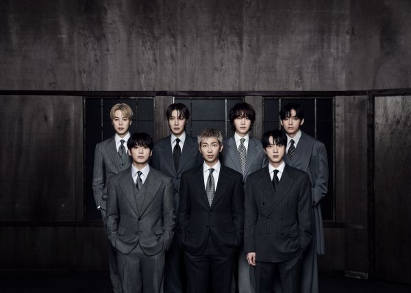 BTS bleibt seit 9 Wochen unter den Top 10 der Billboard 200