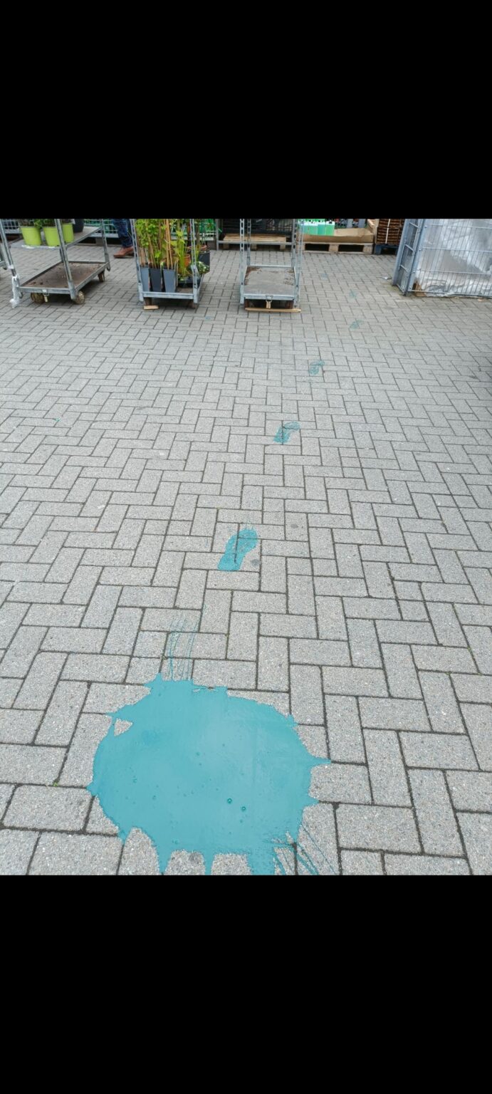 Farbe auf Steinen