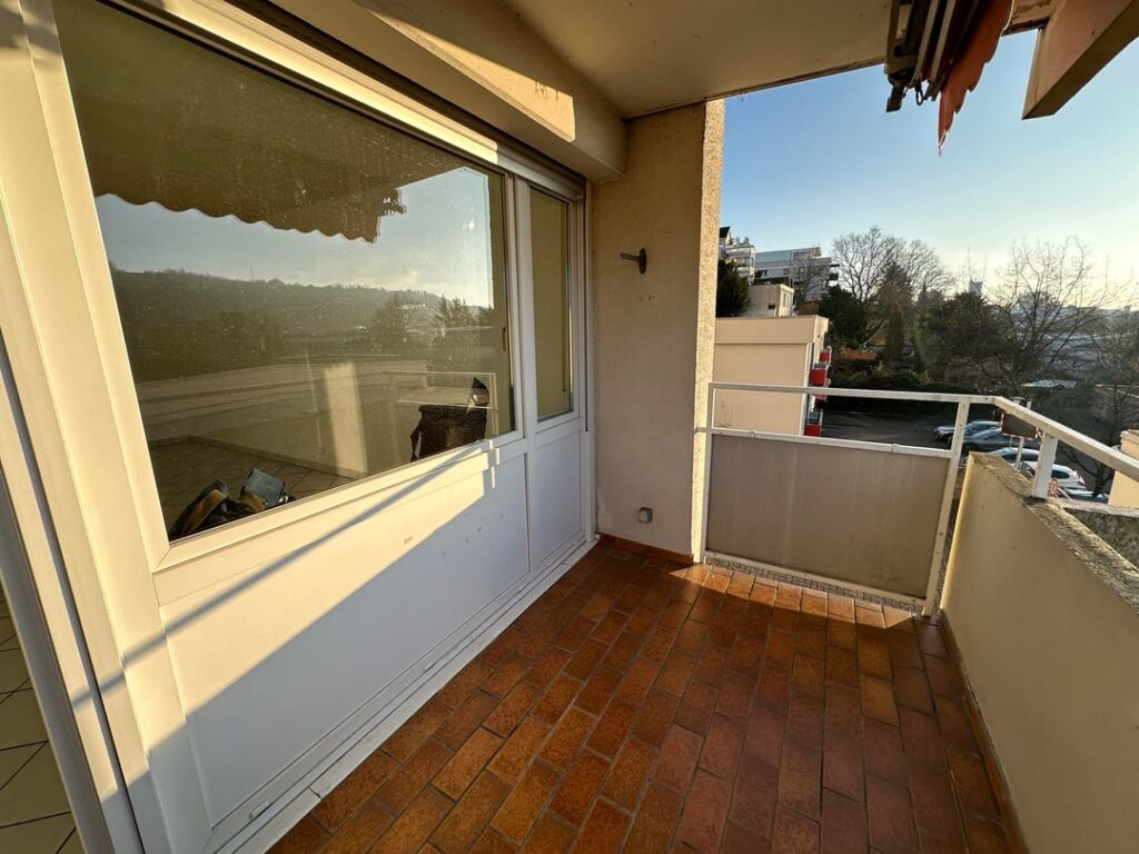 Balkon-Verlauf 2 Jahre 🐒 und geplant waren klassisch Kräuter & vielleicht noch iwas zum hinflanzen (für mich) 🌱