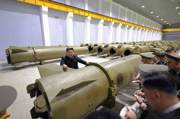 Nordkoreanisches Staatsoberhaupt ordnet 2,5-fache Steigerung der Raketenproduktionskapazität über 5 Jahre an