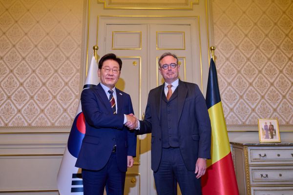 Präsident Lee hält Gipfeltreffen mit dem belgischen Premierminister ab