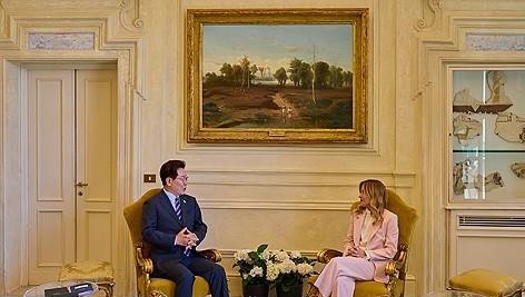 Lee und der italienische Premierminister vereinbaren eine Ausweitung der Zusammenarbeit im Bereich Freihandel und Multilateralismus