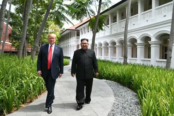 Trump postet Foto vom Gipfeltreffen 2018 mit Kim Jong-un