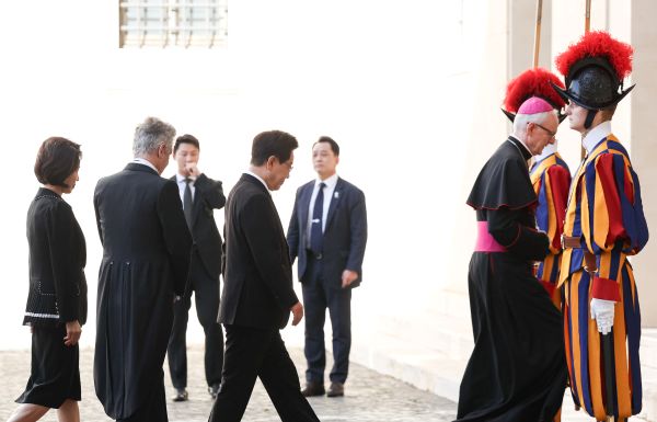 Präsident Lee trifft Papst Leo XIV. im Vatikan
