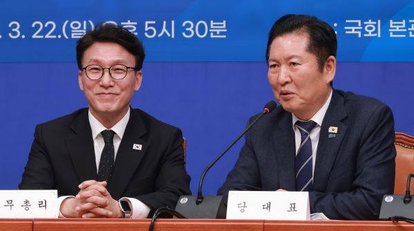 Premierminister und DP-Chef begrüßen Präsident Lee von seiner Europatour nach Hause