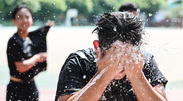 Bewölkter Himmel, heiße Temperaturen für Seoul am Donnerstag, andernorts vereinzelte Schauer