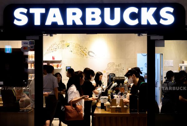 Mitarbeiter von Starbucks Korea nehmen nach Kontroverse um Beförderung am Bildungsprogramm teil