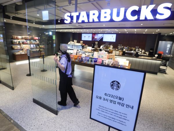 Starbucks-Filialen in Korea schließen aufgrund von Ethikschulungen nach Marketingkontroversen vorzeitig