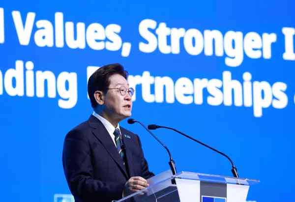 Lee schlägt 'S vor. Korea-NATO-Verteidigungsindustriepartnerschaft 2.0“ in Ankara