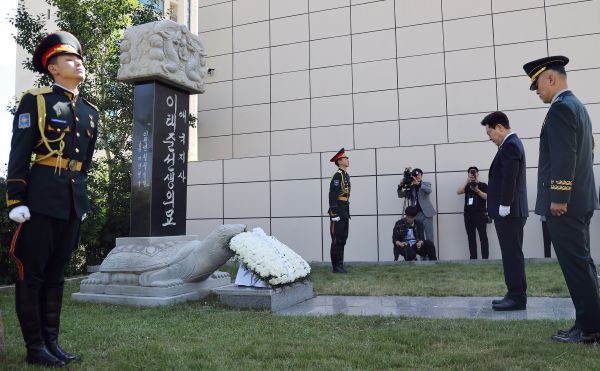 Lee ehrt verstorbenen koreanischen Unabhängigkeitsaktivisten in der Mongolei