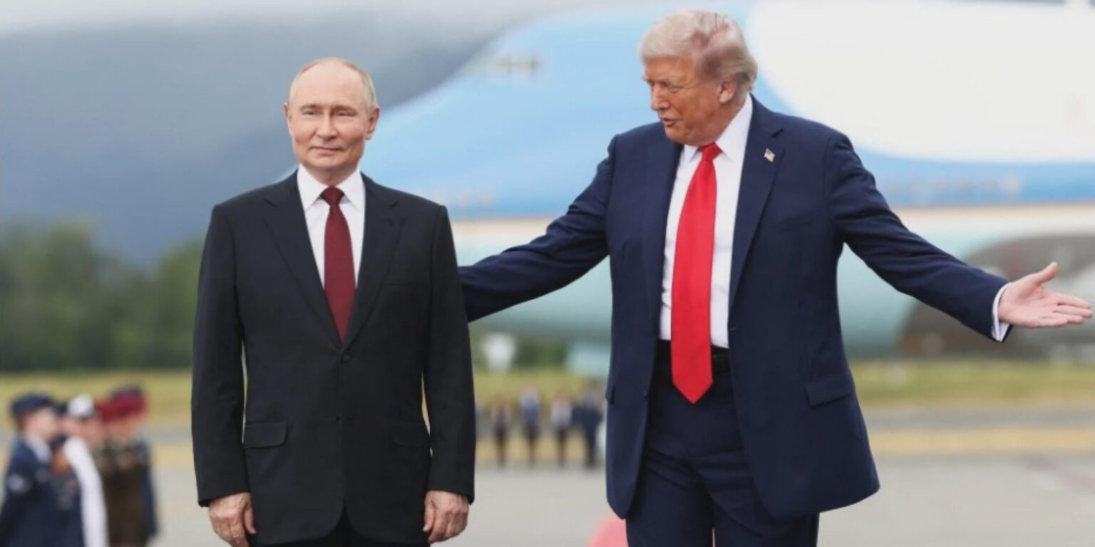 Der russische Diktator Wladimir Putin sei angeblich bereit, ein Friedensabkommen mit der Ukraine zu schließen, sagte Präsident Donald Trump in einem Interview mit Fox News am 15. Juli und forderte den russischen Führer erneut auf, den Krieg zu beenden, und deutete an, dass er enden könnte, bevor Trumps Amtszeit im Weißen Haus abgelaufen ist Der russische Diktator Wladimir Putin sei angeblich bereit, ein Friedensabkommen mit der Ukraine zu schließen, sagte Präsident Donald Trump in einem Interview mit Fox News am 15. Juli und forderte den russischen Führer erneut auf, den Krieg zu beenden, und deutete an, dass er enden könnte, bevor Trumps Amtszeit im Weißen Haus abgelaufen ist