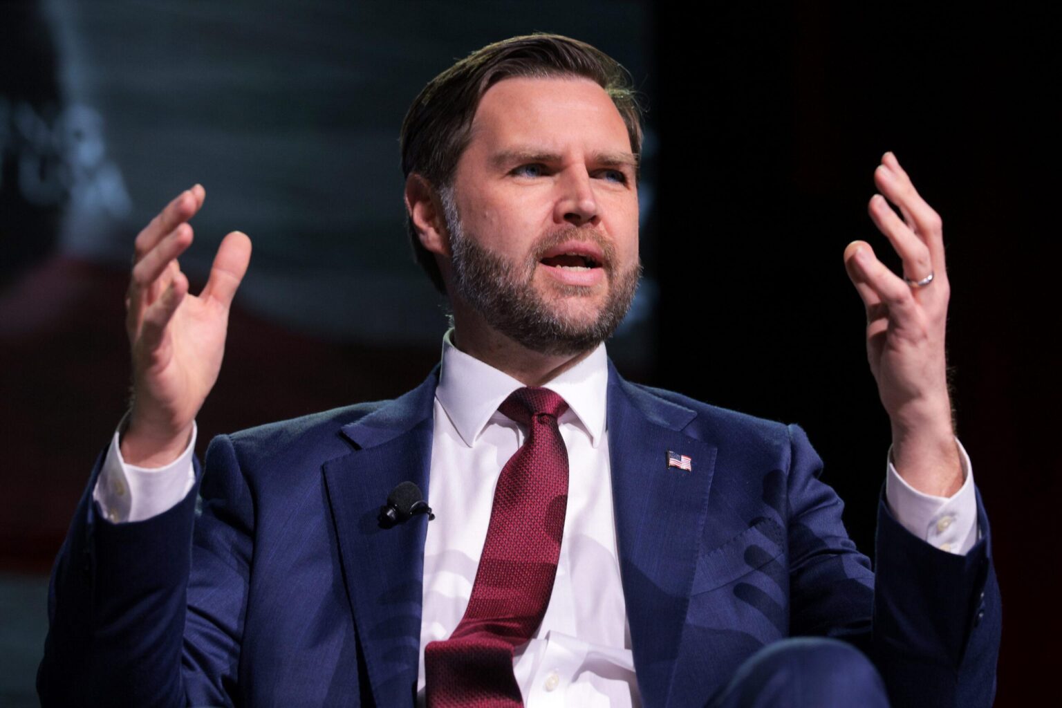 Vance behauptet, dass israelische Einflusskampagnen die amerikanische Meinung zum Iran-Krieg „manipulieren“ | Der Vizepräsident warnte vor einer „sehr diskreten, äußerst gut finanzierten Kampagne“ israelischer Akteure, die eine Ausweitung des Krieges „nicht auf ein bestimmtes Ziel hin, sondern einfach auf unbestimmte Zeit“ sehen wollen. Vance behauptet, dass israelische Einflusskampagnen die amerikanische Meinung zum Iran-Krieg „manipulieren“ | Der Vizepräsident warnte vor einer „sehr diskreten, äußerst gut finanzierten Kampagne“ israelischer Akteure, die eine Ausweitung des Krieges „nicht auf ein bestimmtes Ziel hin, sondern einfach auf unbestimmte Zeit“ sehen wollen.