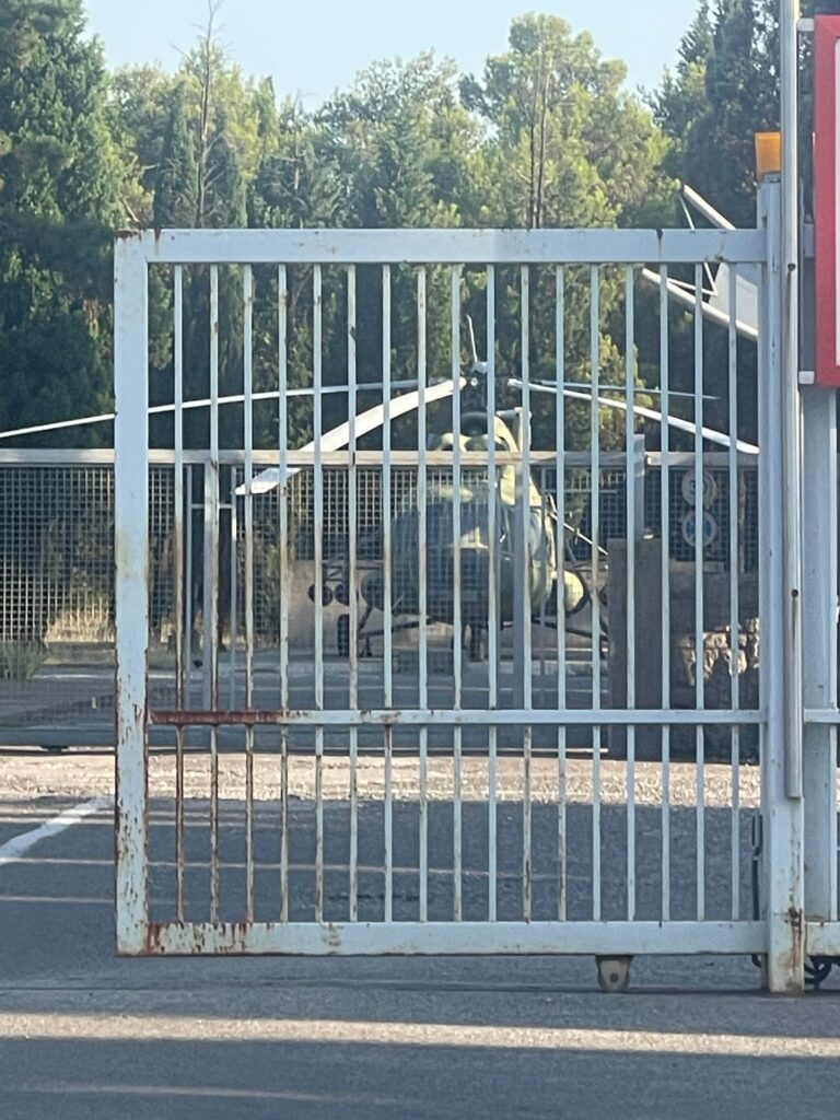 mil mi 8 oder 17 Hubschrauber auf dem Luftwaffenstützpunkt Knjaz Danilo