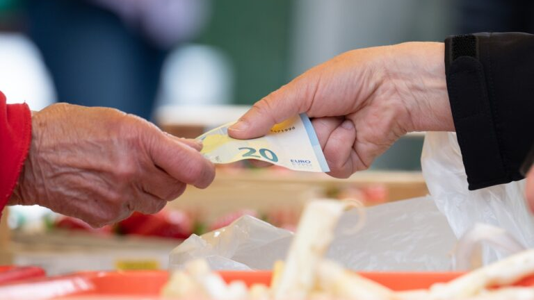 Umfrage zeigt: Bargeld gewinnt in Europa wieder an Bedeutung Umfrage zeigt: Bargeld gewinnt in Europa wieder an Bedeutung