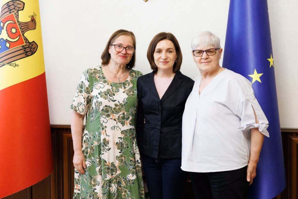 „Sie haben sich entschieden, nicht zu schweigen.“ Der Präsident traf sich mit den beiden Frauen, die 1970 antikommunistische Parolen auf Rumänisch an die Mauern von Chisinau schrieben.