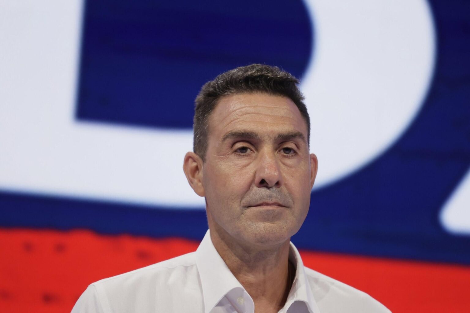 Keine Schwulen im Fernsehen, Abtreibung ist kein Recht und Lebenspartnerschaften abgeschafft: Vannacci startet die Fn-Sendung