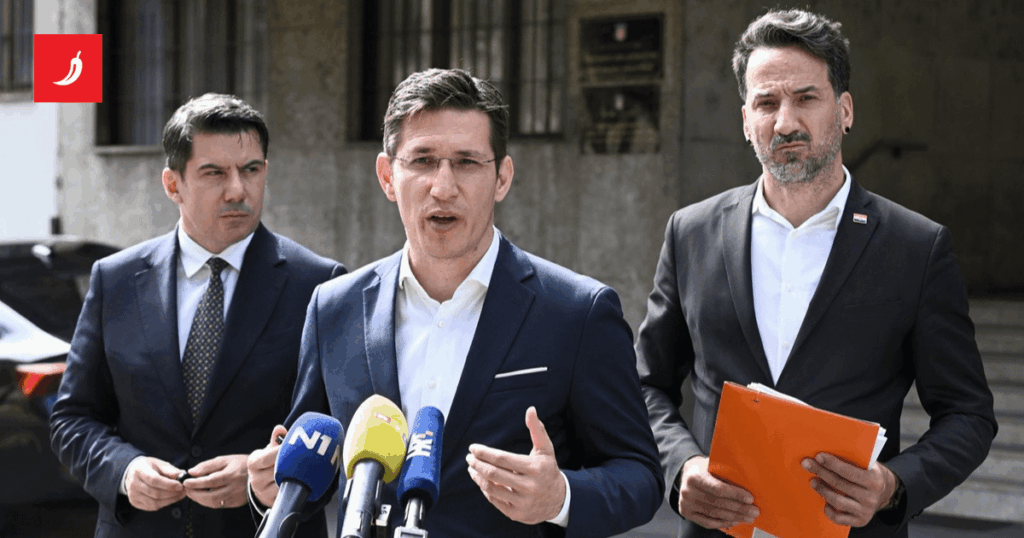 Die meisten begannen, die Regierung zu zerstören. Schickte den Vorschlag an alle parlamentarischen Clubs Die meisten begannen, die Regierung zu zerstören. Schickte den Vorschlag an alle parlamentarischen Clubs