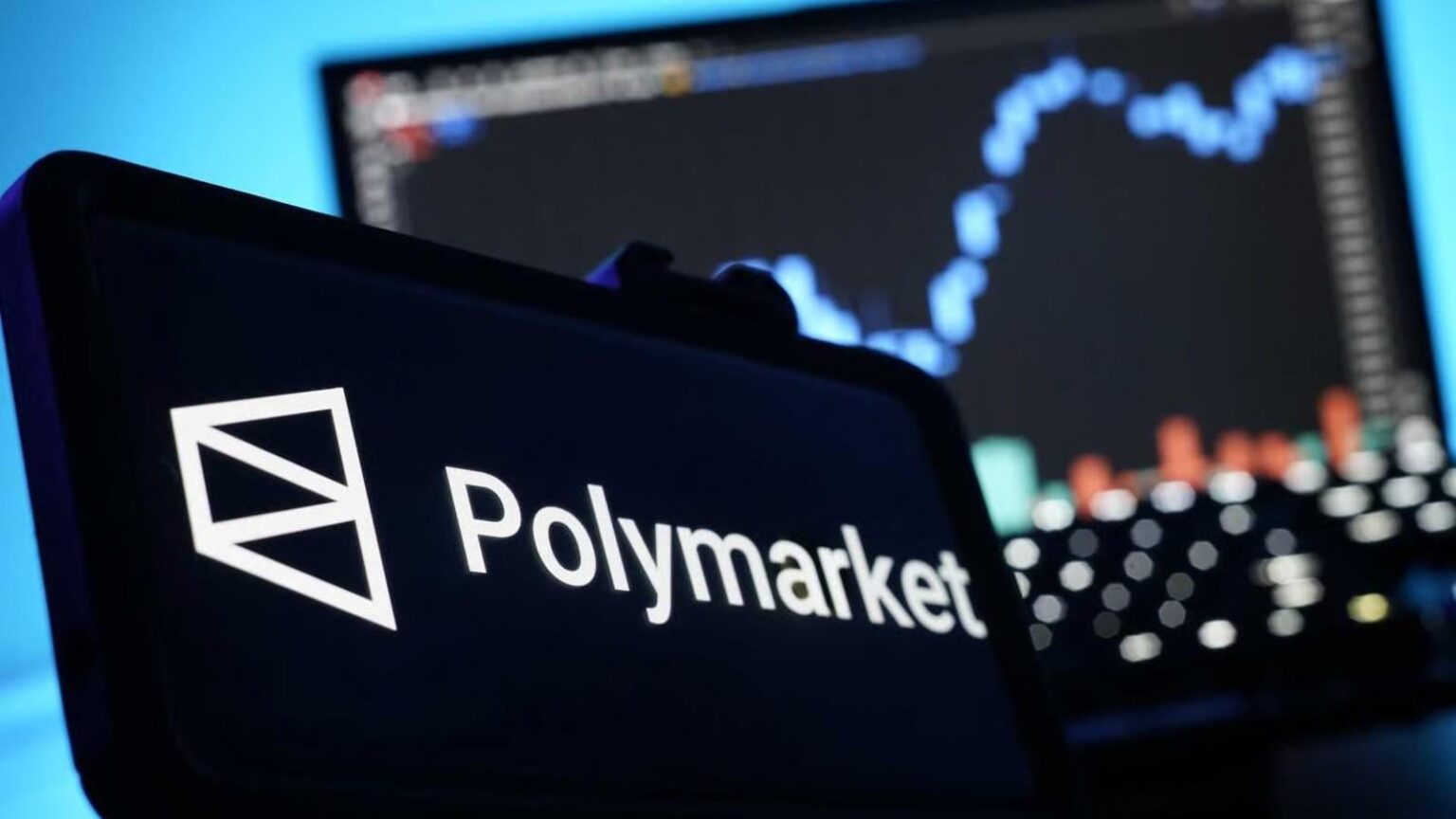 Die 4 Stunden alte Polymarket-Wallet hat gerade über 800.000 US-Dollar auf den Clarity Act gesetzt