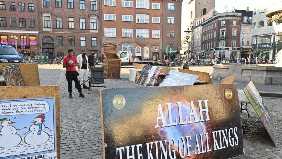 Protest gegen Stolz: Mit Allah-Schildern aufgetaucht