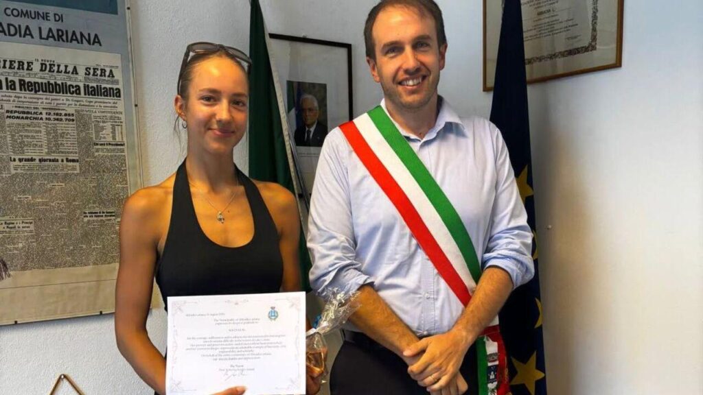 Polnischer Tourist wurde für seinen Mut gelobt, nachdem er zwei Schwimmer im Comer See gerettet hatte. Alicja Klag ist Schwimmlehrerin und ehemalige Finalistin eines der führenden Schönheitswettbewerbe Polens.