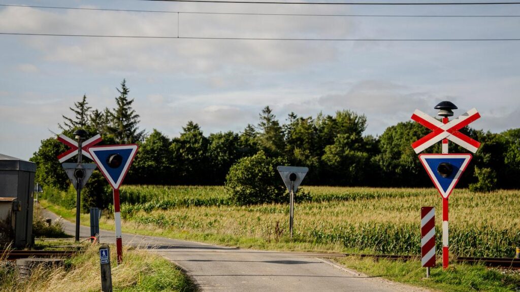 Kameras sorgen dafür, dass Autofahrer an Bahnübergängen anhalten