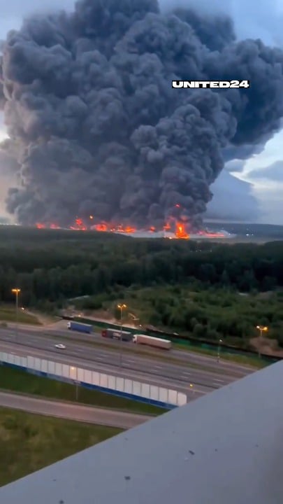 Das größte Logistikzentrum von Wildberries (~250.000 m²) nach den weitreichenden Sanktionen der Ukraine. Koledino, Region Moskau, Russland.