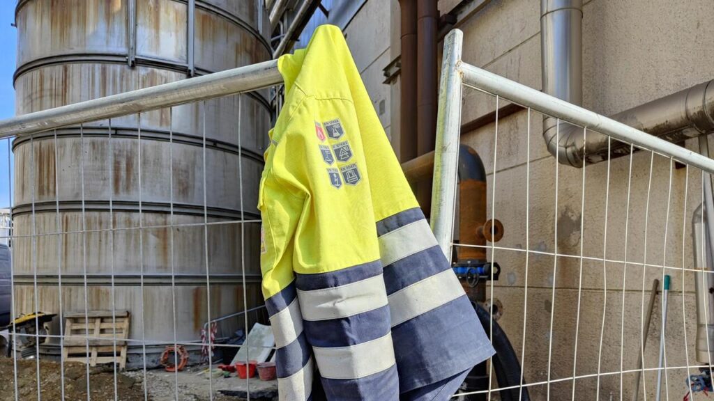 Er stürzt vom Gerüst und seine Kollegen lügen über den Vorfall, gegen acht Arbeiter wird ermittelt