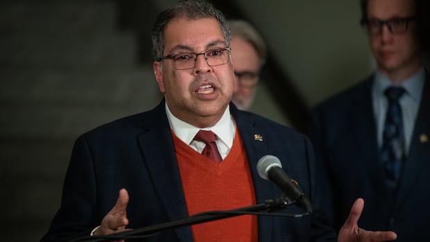Nenshi drängt den Premierminister von Alberta, die Trennungsabstimmung angesichts des Handelskrieges zwischen Kanada und den USA abzusagen
