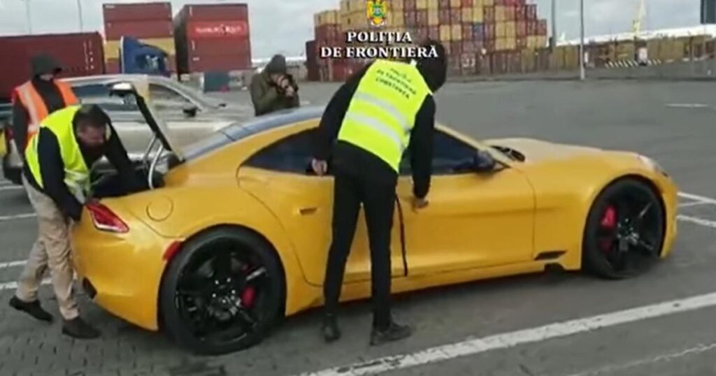Keine „Boliden“ in den ersten zwei Jahren der Lizenz. Für Fahranfänger gelten möglicherweise Einschränkungen bei leistungsstarken Fahrzeugen Keine „Boliden“ in den ersten zwei Jahren der Lizenz. Für Fahranfänger gelten möglicherweise Einschränkungen bei leistungsstarken Fahrzeugen