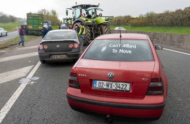Wir könnten die öffentlichen Verkehrsmittel für unsere Ausgaben kostenlos machen, um das Fahren günstig zu halten