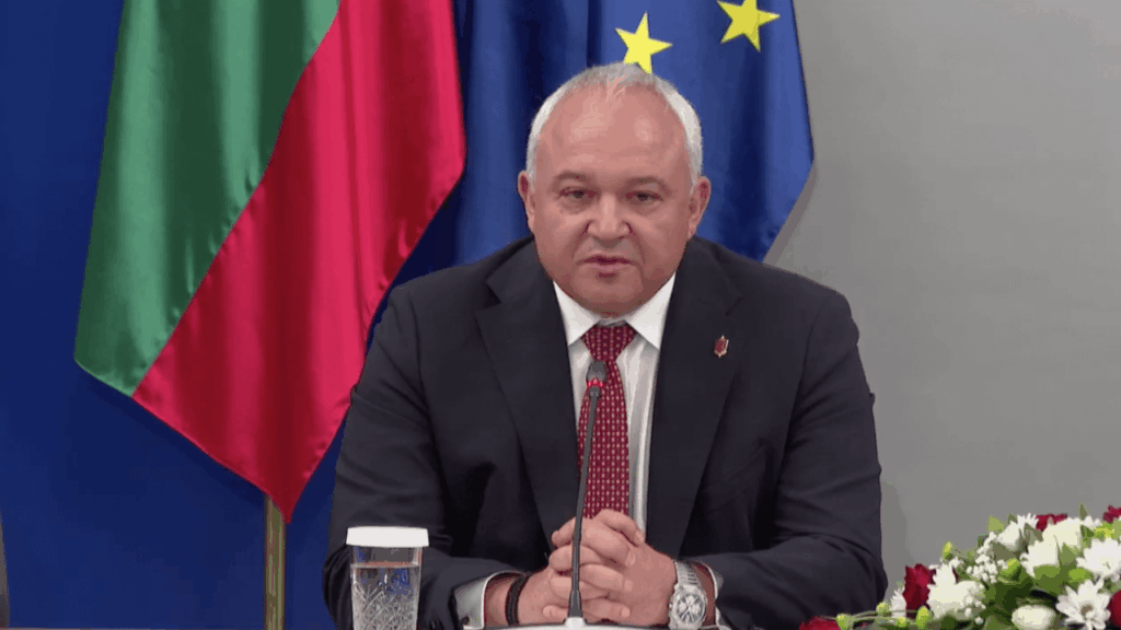 Demerdzhiev: Ein Teil des Geldes für die Leitplanken wurde für die Bezahlung der Flüge von Delyan Peevski verwendet, auch unser Botschafter in den Vereinigten Arabischen Emiraten war daran beteiligt Demerdzhiev: Ein Teil des Geldes für die Leitplanken wurde für die Bezahlung der Flüge von Delyan Peevski verwendet, auch unser Botschafter in den Vereinigten Arabischen Emiraten war daran beteiligt