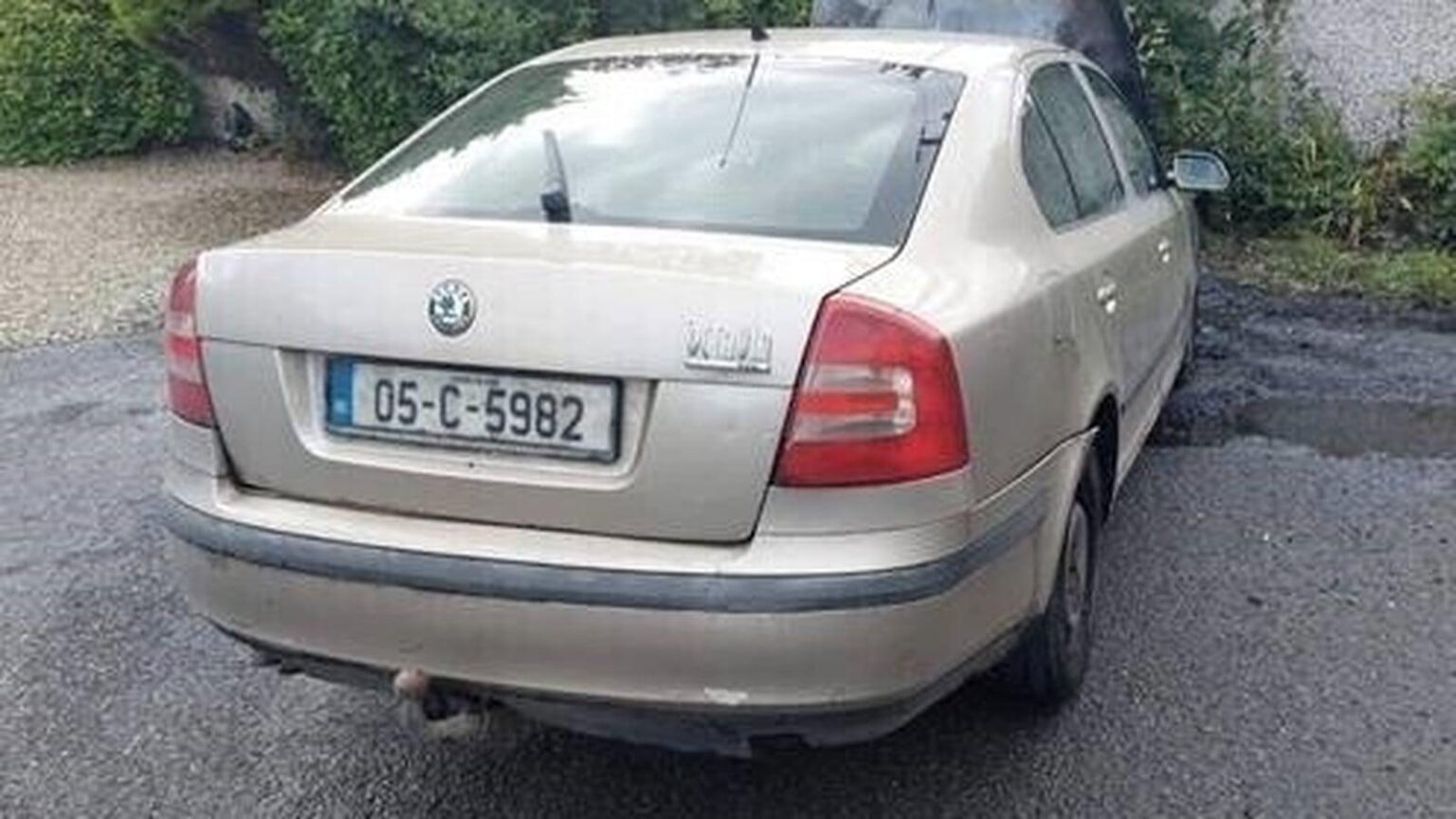 Gardaí sucht nach Autoinsassen, nachdem Clare Fahrerflucht begangen hat