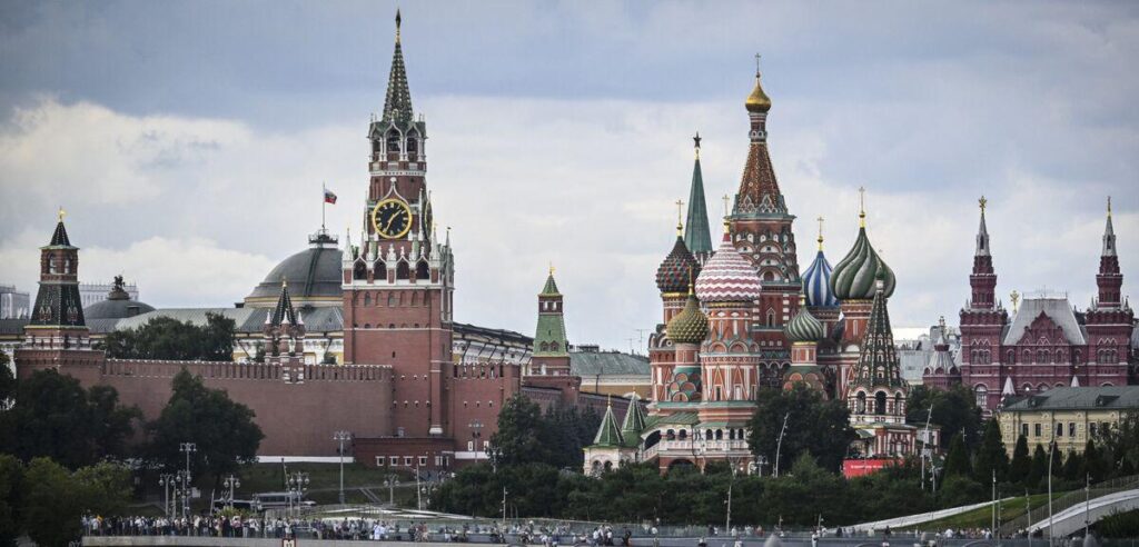 Trump bat Selenskyj, Putin zu Friedensgesprächen in Moskau zu treffen