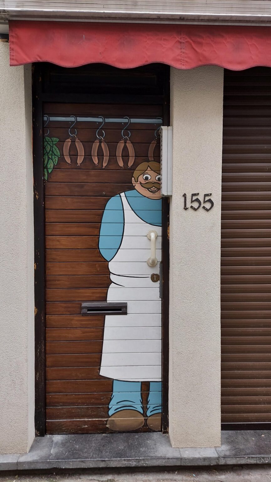 Was ist das seltsamste Straßenkunstwerk, das Sie in Belgien gefunden haben? Was ist das seltsamste Straßenkunstwerk, das Sie in Belgien gefunden haben?