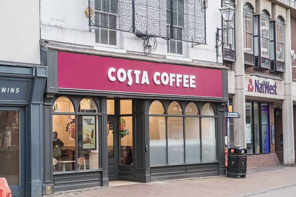 Costa Coffee droht verkauft zu werden, nachdem Greggs das Unternehmen als größte Kaffeekette Großbritanniens überholt hat