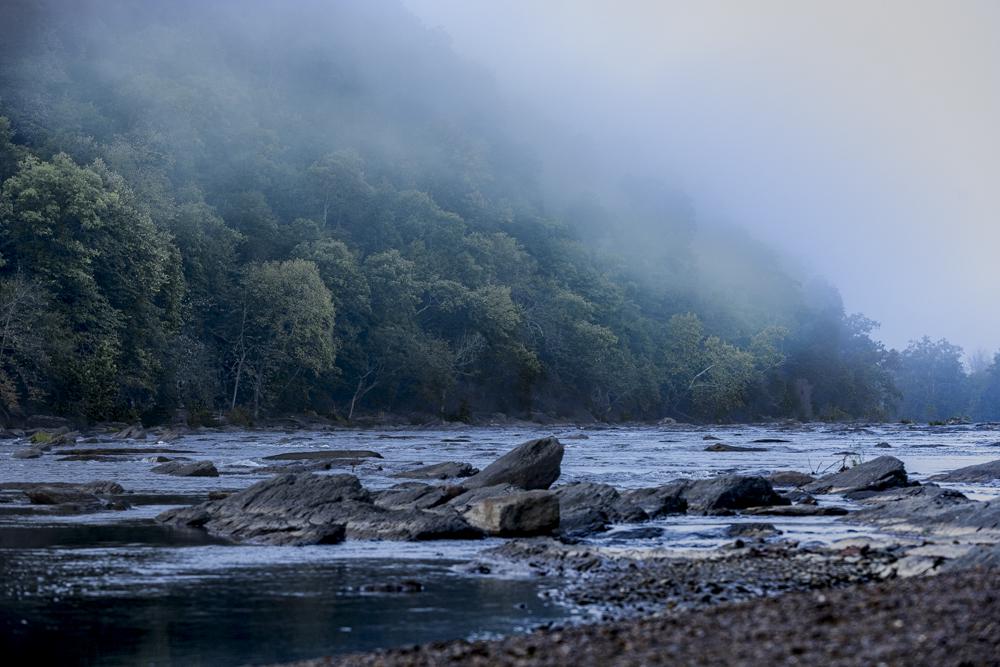 Shenandoah River an der Kreuzung des Appalachian Trail, in der Nähe von Harper's Ferry, West Virginia, USA.