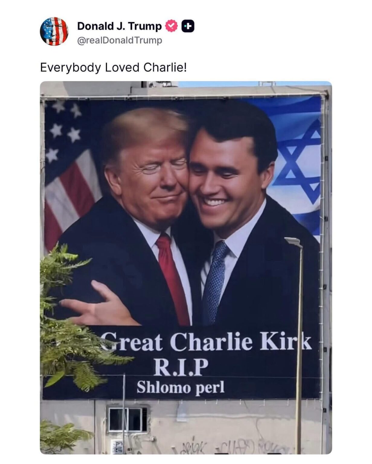 Vergessen Sie nie, dass Trump wenige Tage nach Charlies Ermordung ein Bild von Charlie mit einer israelischen Flagge gepostet hat und darunter „Shlomo Perl“ stand. … Was im israelischen Slang „nützlicher Idiot“ bedeutet.
